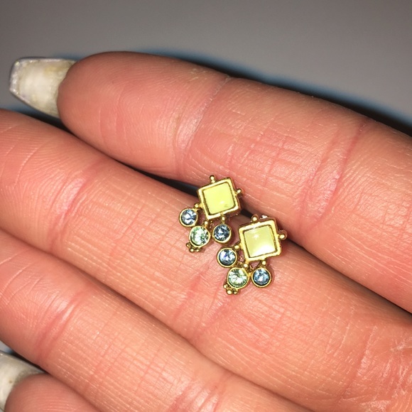 Necklace and earring bundle - Picture 5 of 6